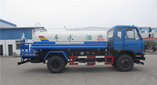 东风145洒水车