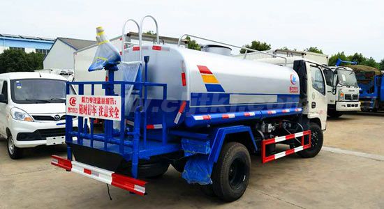 江铃3吨（方）洒水车
