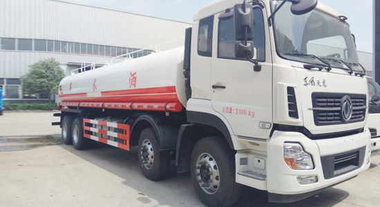 东风天龙前四后八25吨洒水车