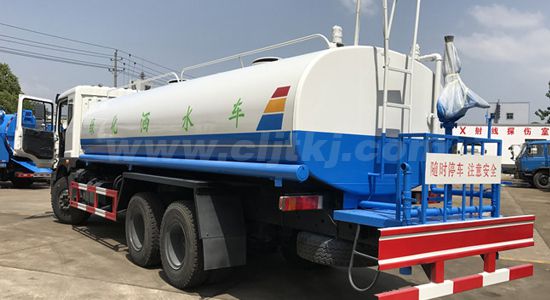 东风T5后双桥20吨洒水车