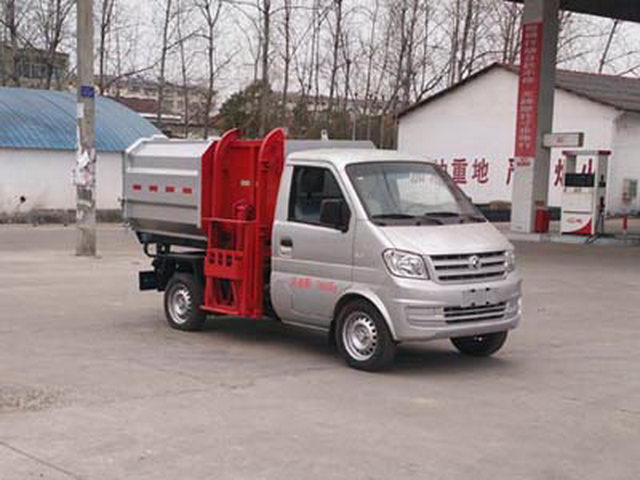 东风小康挂桶式垃圾车（3方）