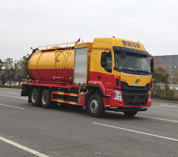 国六柳汽乘龙后八轮清洗吸污车