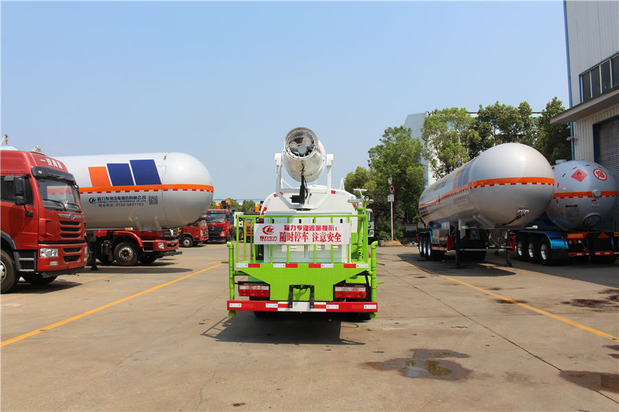 国六小多利卡绿化洒水车 (3).jpg